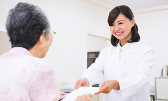 年齢別薬剤師の年収・月給・年間賞与の一覧